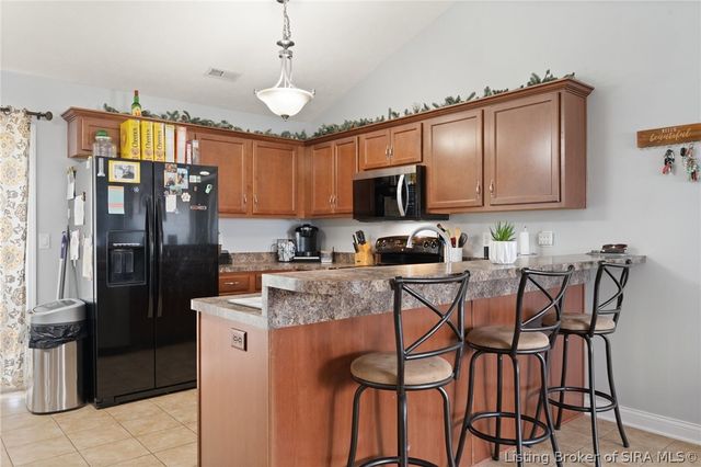8828 Woodford Drive, Charlestown, IN 47111