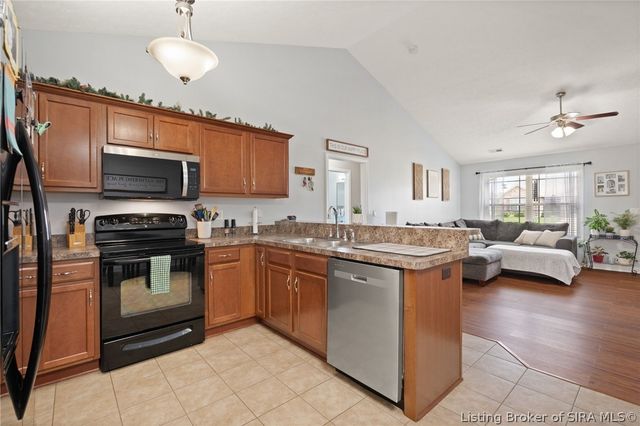 8828 Woodford Drive, Charlestown, IN 47111