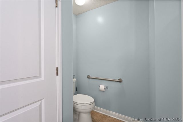 8828 Woodford Drive, Charlestown, IN 47111