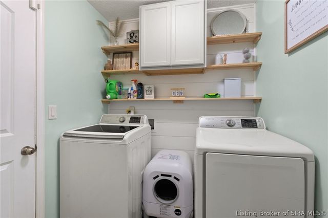8828 Woodford Drive, Charlestown, IN 47111