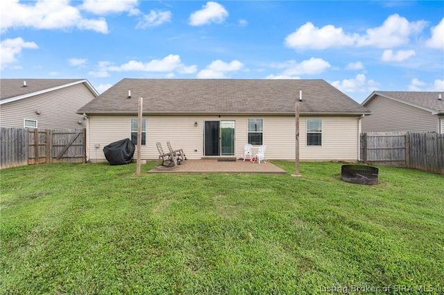 8828 Woodford Drive, Charlestown, IN 47111