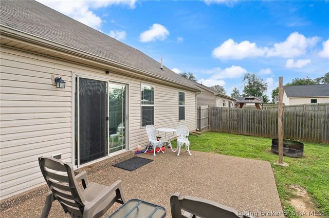 8828 Woodford Drive, Charlestown, IN 47111