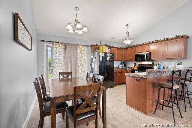 8828 Woodford Drive, Charlestown, IN 47111