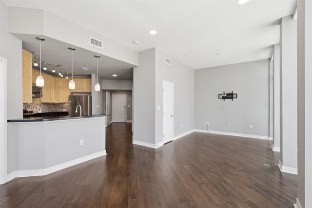 500 Throckmorton Street 703, Fort Worth, TX 76102