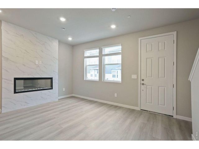 2839 Bear Springs Cir, Longmont, CO 80503