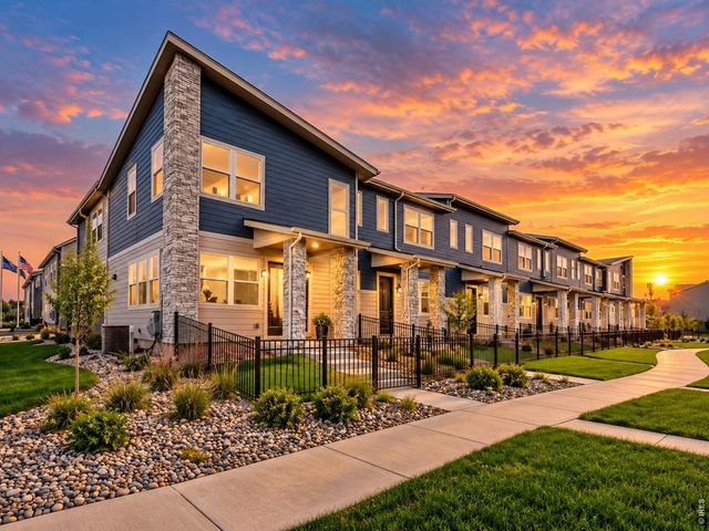 2839 Bear Springs Cir, Longmont, CO 80503