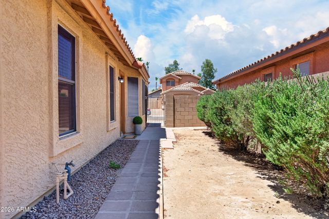 2923 E MUIRWOOD Drive, Phoenix, AZ 85048