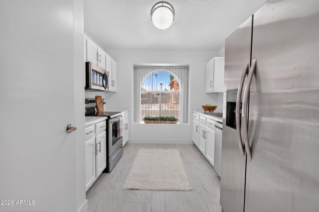 2923 E MUIRWOOD Drive, Phoenix, AZ 85048