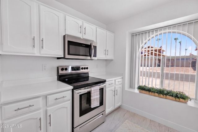2923 E MUIRWOOD Drive, Phoenix, AZ 85048