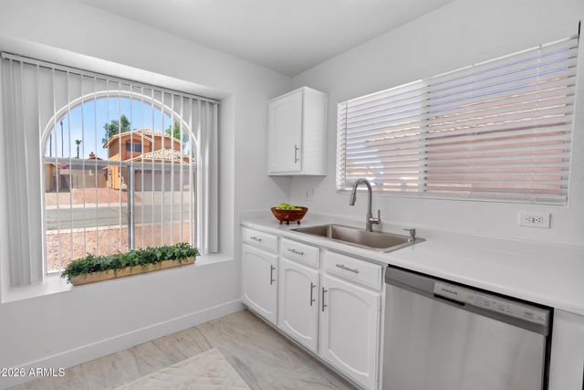 2923 E MUIRWOOD Drive, Phoenix, AZ 85048