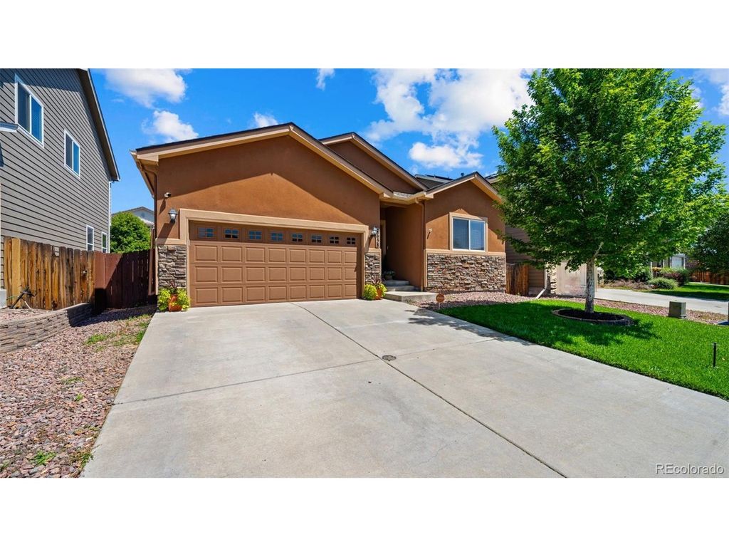 7658 Colorado Tech Dr, Colorado Springs, CO 80915