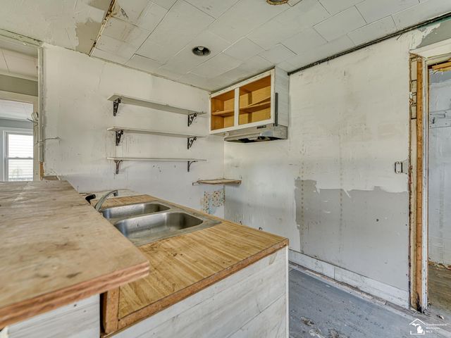 5934 Roseland Avenue, Monroe, MI 48161
