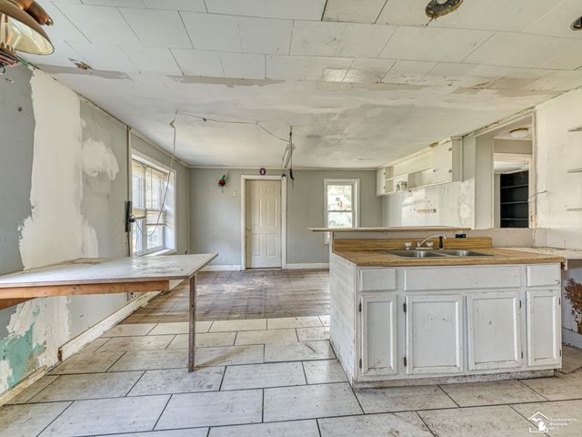 5934 Roseland Avenue, Monroe, MI 48161
