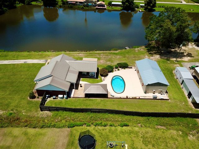 588 W Lawrence Harris Hwy, Slocomb, AL 36375