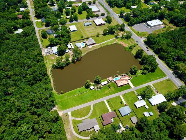 588 W Lawrence Harris Hwy, Slocomb, AL 36375