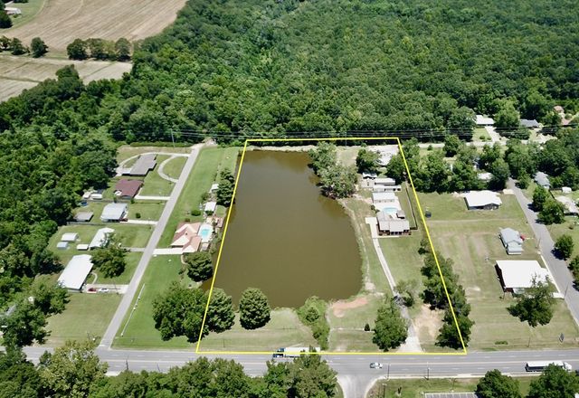 588 W Lawrence Harris Hwy, Slocomb, AL 36375