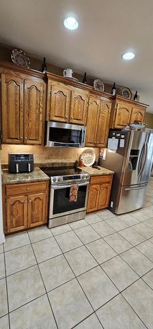 588 W Lawrence Harris Hwy, Slocomb, AL 36375