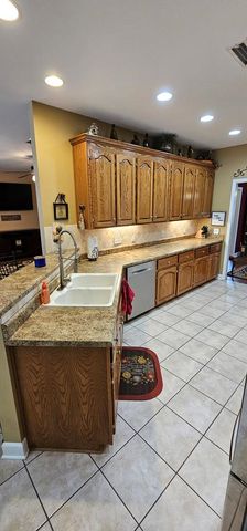 588 W Lawrence Harris Hwy, Slocomb, AL 36375