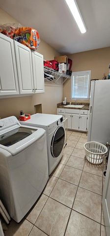 588 W Lawrence Harris Hwy, Slocomb, AL 36375