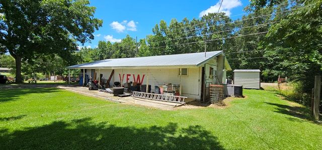 588 W Lawrence Harris Hwy, Slocomb, AL 36375