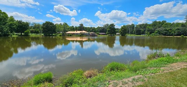 588 W Lawrence Harris Hwy, Slocomb, AL 36375