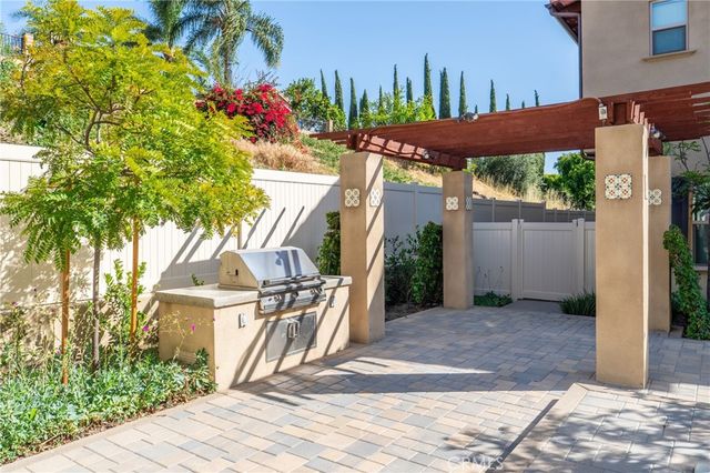 818 Francesca Dr, Walnut, CA 91789
