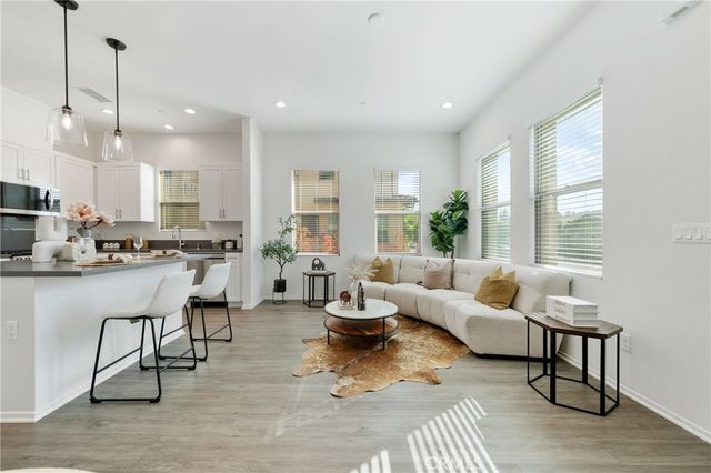 818 Francesca Dr, Walnut, CA 91789