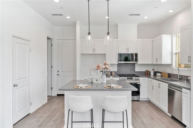 818 Francesca Dr, Walnut, CA 91789