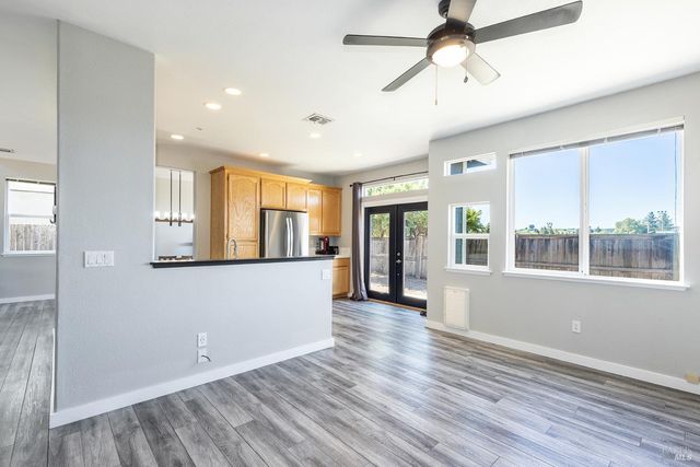 1104 River Pine Cir, Petaluma, CA 94954