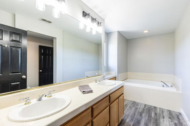 1104 River Pine Cir, Petaluma, CA 94954