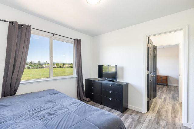 1104 River Pine Cir, Petaluma, CA 94954