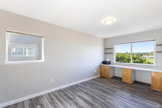 1104 River Pine Cir, Petaluma, CA 94954