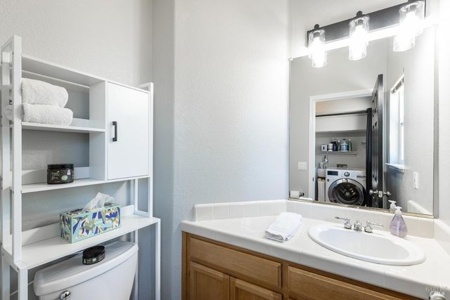 1104 River Pine Cir, Petaluma, CA 94954