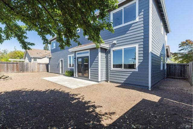 1104 River Pine Cir, Petaluma, CA 94954