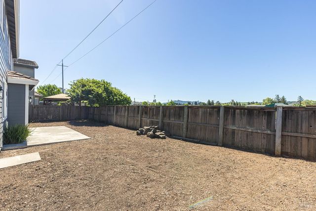 1104 River Pine Cir, Petaluma, CA 94954