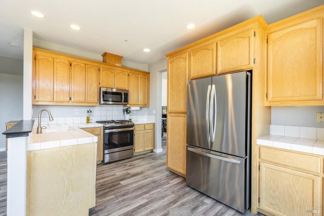 1104 River Pine Cir, Petaluma, CA 94954