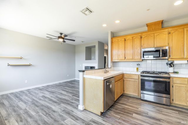 1104 River Pine Cir, Petaluma, CA 94954