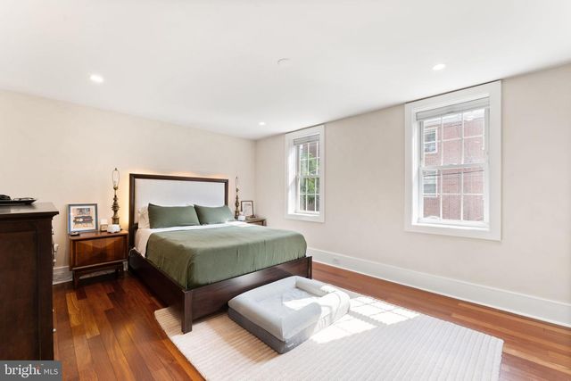 870 N LAWRENCE ST, Philadelphia, PA 19123