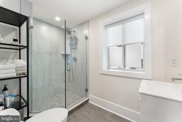 870 N LAWRENCE ST, Philadelphia, PA 19123