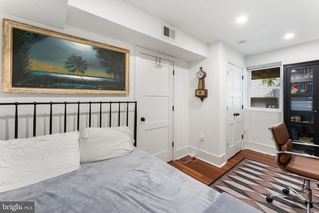 870 N LAWRENCE ST, Philadelphia, PA 19123