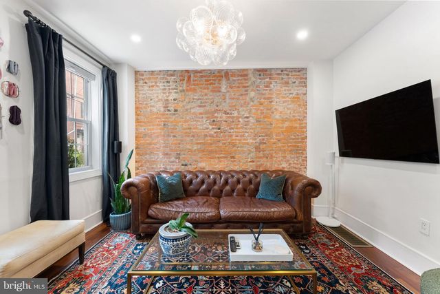 870 N LAWRENCE ST, Philadelphia, PA 19123