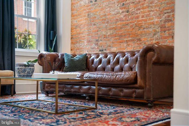 870 N LAWRENCE ST, Philadelphia, PA 19123
