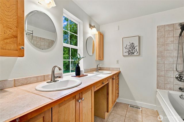 21205 NE 60th Place, Redmond, WA 98053