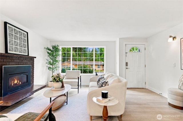 21205 NE 60th Place, Redmond, WA 98053