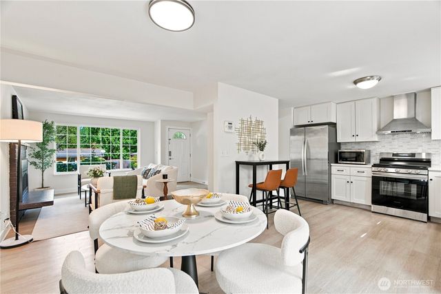 21205 NE 60th Place, Redmond, WA 98053