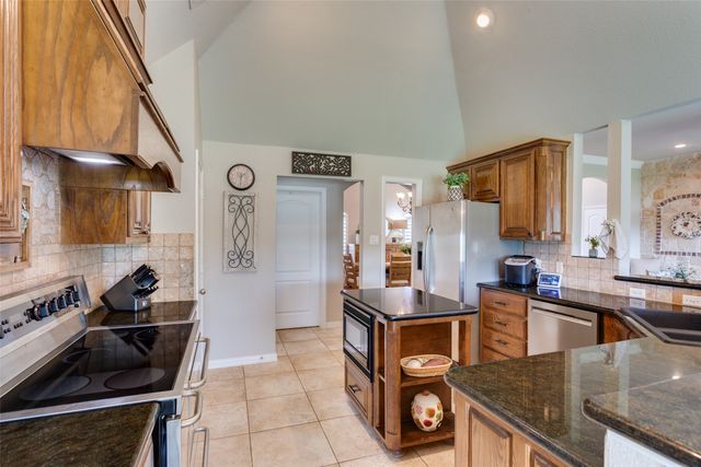 6016 Iron Horse Drive, North Richland Hills, TX 76148