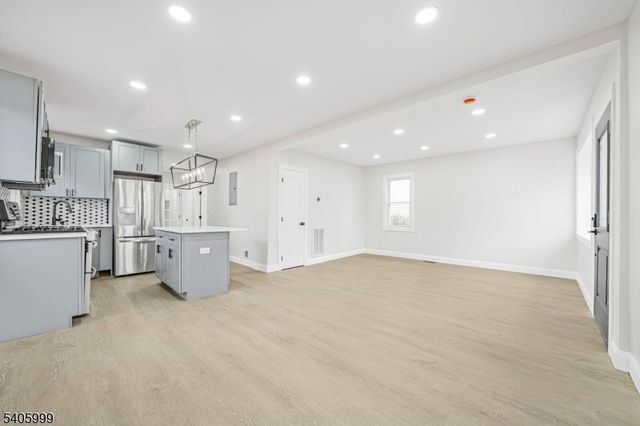 16 Grey Rock Ave, Little Falls Twp., NJ 07424