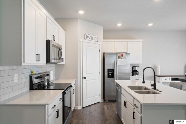 8519 S 63rd Street, Papillion, NE 68157
