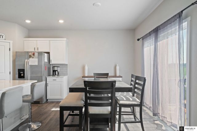 8519 S 63rd Street, Papillion, NE 68157