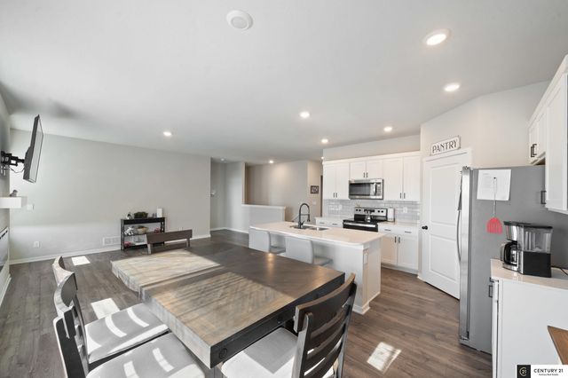 8519 S 63rd Street, Papillion, NE 68157